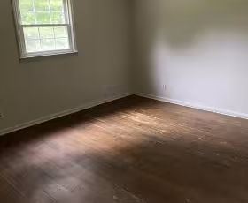 Oak Grove Road bedroom